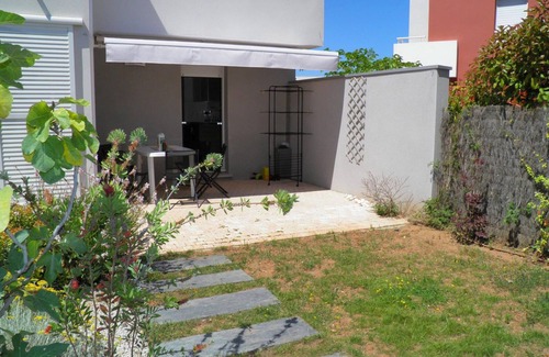 Sete Villa | Beautiful 4-Room Villa with Modern Amenities, 800m from the Beach