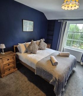 Wisbech Apartment | Beautiful 4BR Georgian house