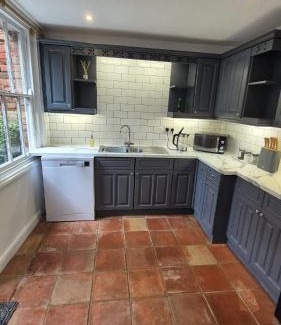Wisbech Apartment | Beautiful 4BR Georgian house