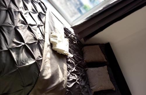 Becontree House | Beautiful 5-Bed House in Dagenham newly Renovated