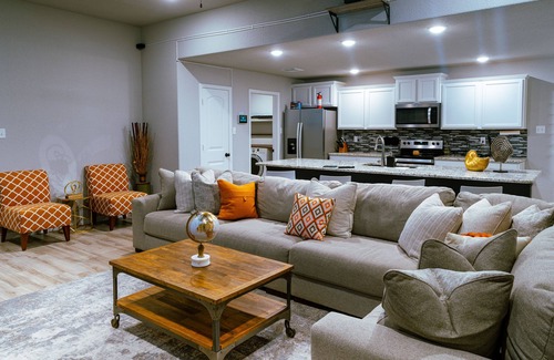 Killeen House | Beautiful 5 bedroom home W/gym EV charger & grill