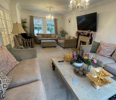 Oxford Villa | Beautiful 6 Bedroom House Oxford City
