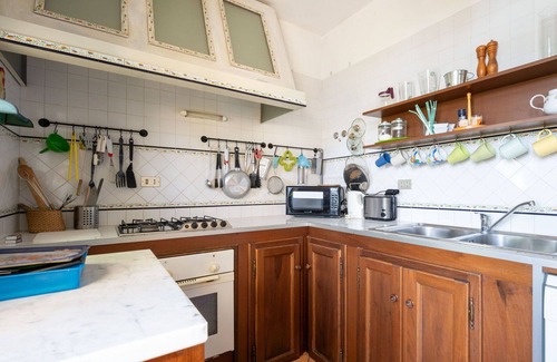 San Damiano dʼAsti Villa | Beautiful apartment in villa for 5 guests with WIFI, pool, TV, patio and pets allowed