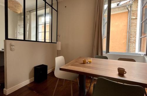 Cahors Old Town Apartment | Beautiful accommodation - Hypercentre Marketplace