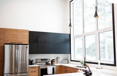 Reynolds Cabin | Beautiful and Bright Riverfront Cabin