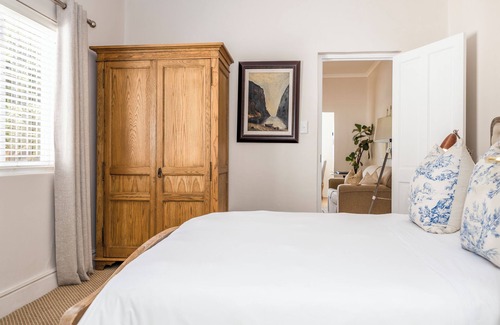 Franschhoek Bed & Breakfast | Beautiful and charming heritage building close to town