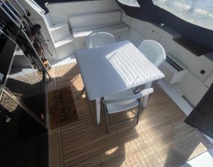 Parque das Nacoes Boat Rental | Beautiful and magnific yacht