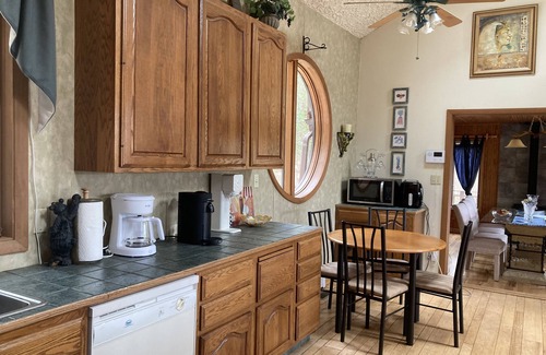 Adirondack House | Beautiful and private - Mt. Meadows Lodge