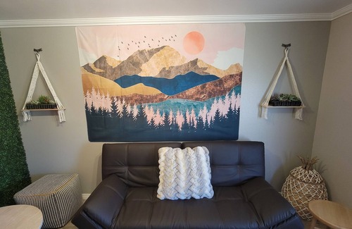 Santee House | Beautiful and Private 2 Bedroom Suite in Santee