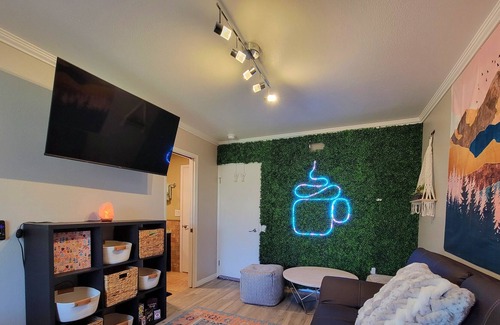 Santee House | Beautiful and Private 2 Bedroom Suite in Santee