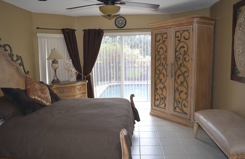 Cooper City House | Beautiful and spacious house located in a gated community with access to a park.