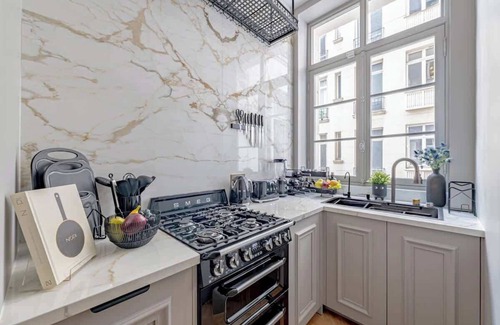 Porte-Dauphine Apartment | Beautiful and Stylish 2 Beds in Trocadéro 16th