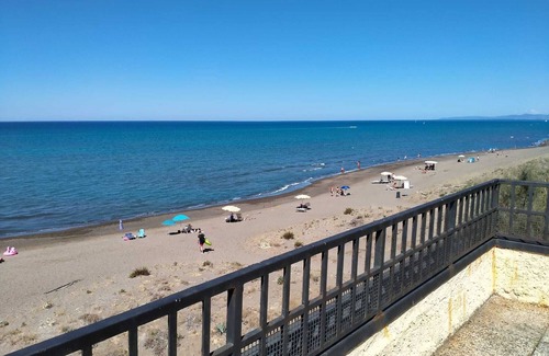 Donoratico Apartment | Beautiful apartment for 8-10 people in a historic villa on the sea