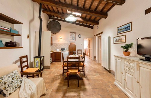 Popoltaio-Schiacciato Villa | Beautiful apartment in villa for 8 people with WIFI, A/C, pool, TV and patio