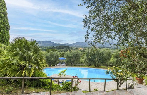 Monsummano Terme Villa | Beautiful apartment in villa for 6 people with private pool, WIFI, TV, patio and pets allowed