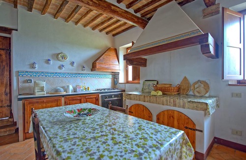 Monteroni d'Arbia Apartment | Beautiful apartment for 5 guests with WIFI, pool and panoramic view, close to Siena