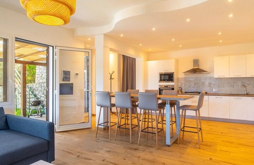 Tovo San Giacomo Apartment | Beautiful apartment for 6 people with WIFI, private pool, TV and pets allowed
