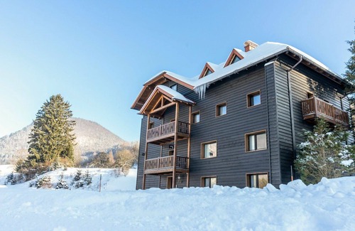 Muhldorf Apartment | Beautiful apartment for 9 people with WIFI, TV, balcony and parking