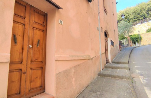 Massa Marittima Apartment | Beautiful apartment for 3 guests with WIFI, TV and pets allowed