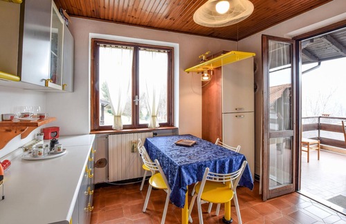 Ossimo Apartment | Beautiful apartment in Ossimo Superiore