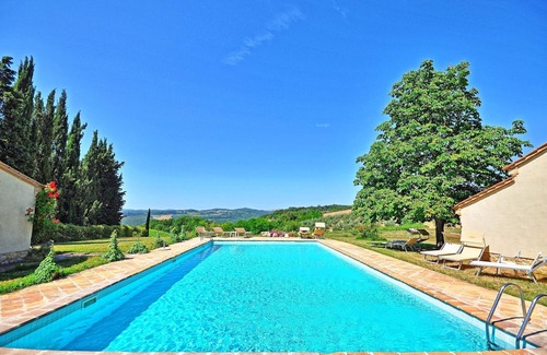 San Gimignano Apartment | Beautiful apartment for 2 guests with pool, WIFI, A/C, TV, patio and panoramic view