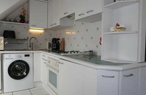 Pont-l'Abbe Apartment | Beautiful apartment for 4 people with WIFI, TV and terrace