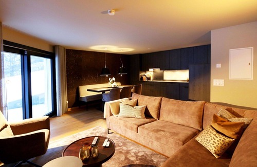Saas-Fee Apartment | Beautiful apartment for 6 guests with WIFI, TV and balcony