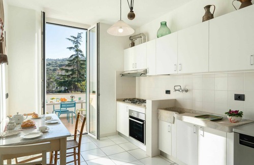 Dolcedo Apartment | Beautiful apartment for 10 guests with WIFI, TV, terrace, pets allowed and panoramic view