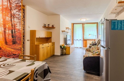 Mezzana Apartment | Beautiful apartment for 6 guests with WIFI, TV, patio and panoramic view
