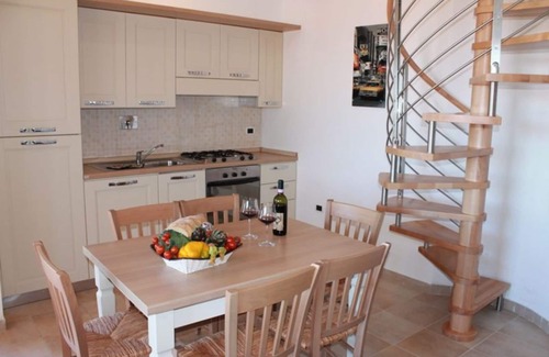 Puntone Apartment | Beautiful apartment for 7 people with pool, WIFI, A/C, TV, patio, pets allowed and parking