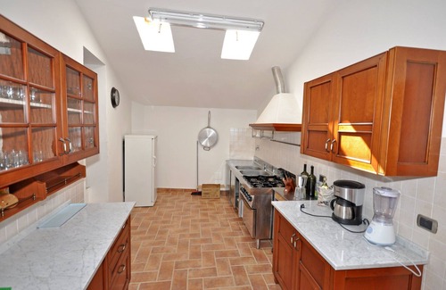 Volterra Apartment | Beautiful apartment for 2 people with WIFI, pool, TV and pets allowed, close to San Gimignano