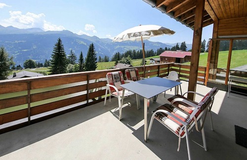 Pany Apartment | Beautiful apartment for 7 guests with WIFI, pool, TV, balcony, pets allowed and parking