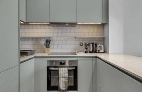 Wembley Park Apartment | Beautiful apartment for 4 guests with WIFI, TV and terrace