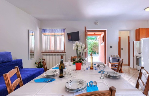 Laginji Apartment | Beautiful apartment for 12 guests with private pool, A/C, WIFI, TV, patio and pets allowed