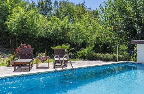Laginji Apartment | Beautiful apartment for 12 guests with private pool, A/C, WIFI, TV, patio and pets allowed