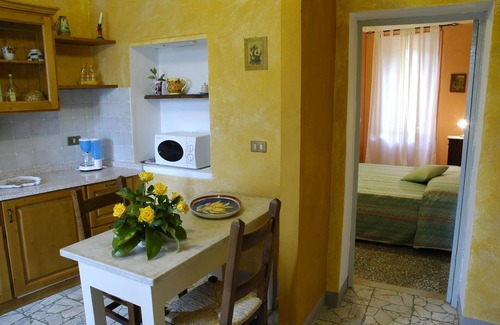 Massarosa Apartment | Beautiful apartment for 2 people with pool, WIFI, close to Viareggio