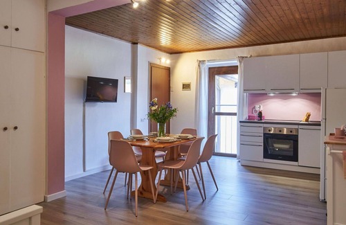 Claino Con Osteno Apartment | Beautiful apartment for 6 people with WIFI, TV and pets allowed