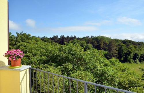 Albisola Superiore Apartment | Beautiful apartment for 5 guests with WIFI, TV, patio, pets allowed, panoramic view and parking