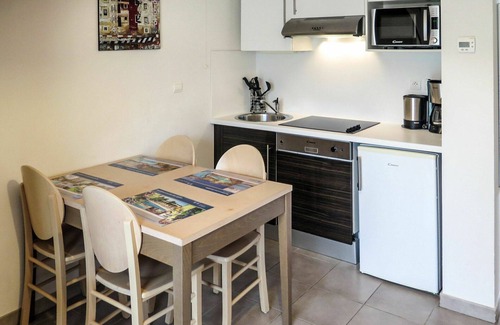 Montignac House | Beautiful apartment in villa for 4 people with pool, WIFI, TV, terrace and pets allowed