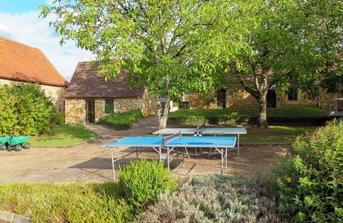 Montignac House | Beautiful apartment in villa for 4 people with pool, WIFI, TV, terrace and pets allowed