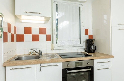 Pleurtuit Apartment | Beautiful apartment for 4 guests with WIFI, TV, terrace and parking
