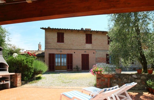 Guistrigona Villa | Beautiful apartment in villa for 3 guests with WIFI, A/C, TV, patio, pets allowed and parking