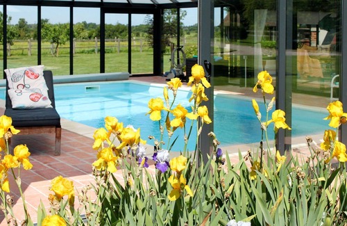 Corbon House | Beautiful apartment in villa for 3 people with pool, WIFI, TV, patio and pets allowed