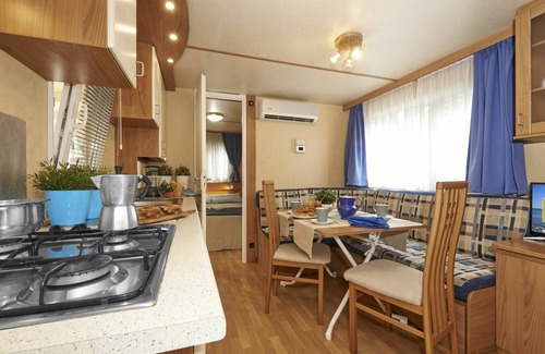 Baia Domizia House | Beautiful apartment in villa for 6 guests with pool, WIFI, A/C, TV, patio and parking