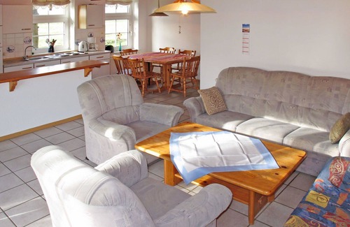 Bunde House | Beautiful apartment in villa for 14 guests with WIFI, TV, terrace, pets allowed and parking