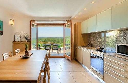 Baredine House | Beautiful apartment in villa for 6 people with A/C, pool, WIFI, TV, terrace and panoramic view