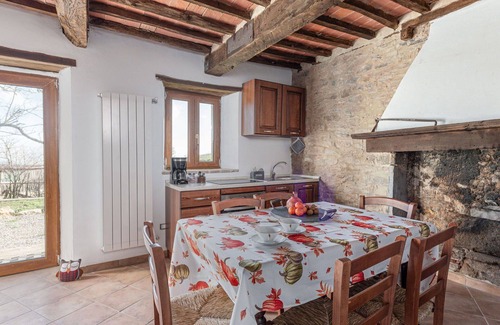 Arcidosso House | Beautiful apartment in villa for 6 people with patio, pets allowed and panoramic view
