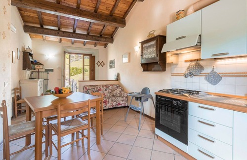 Cutigliano Apartment | Beautiful apartment for 4 guests with WIFI, pool, TV and pets allowed