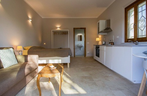 Fucecchio Apartment | Beautiful apartment for 2 people with WIFI, pool, A/C and pets allowed