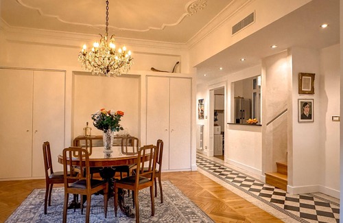 Como City Centre Apartment | Beautiful Apartment: Luminous and Serene in the Heart of Historic Como